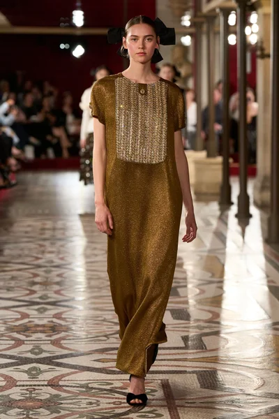 Look 14